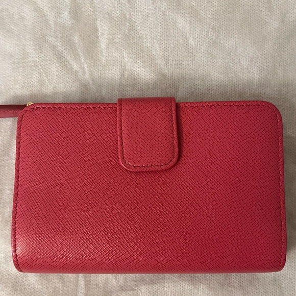 PRADA ✨🌷 Pink Saffiano Leather Wallet - Picture 2 of 10